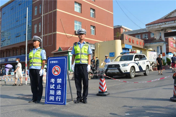 晋城交警2.jpg