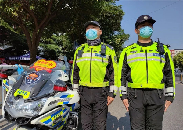 晋城交警3.jpg