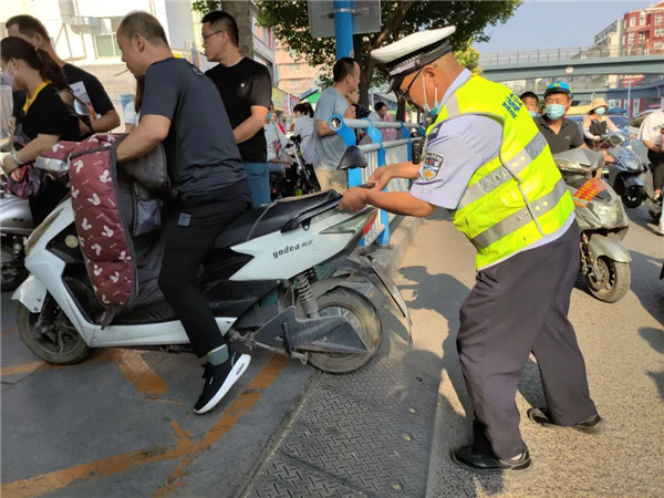 晋城交警6.jpg