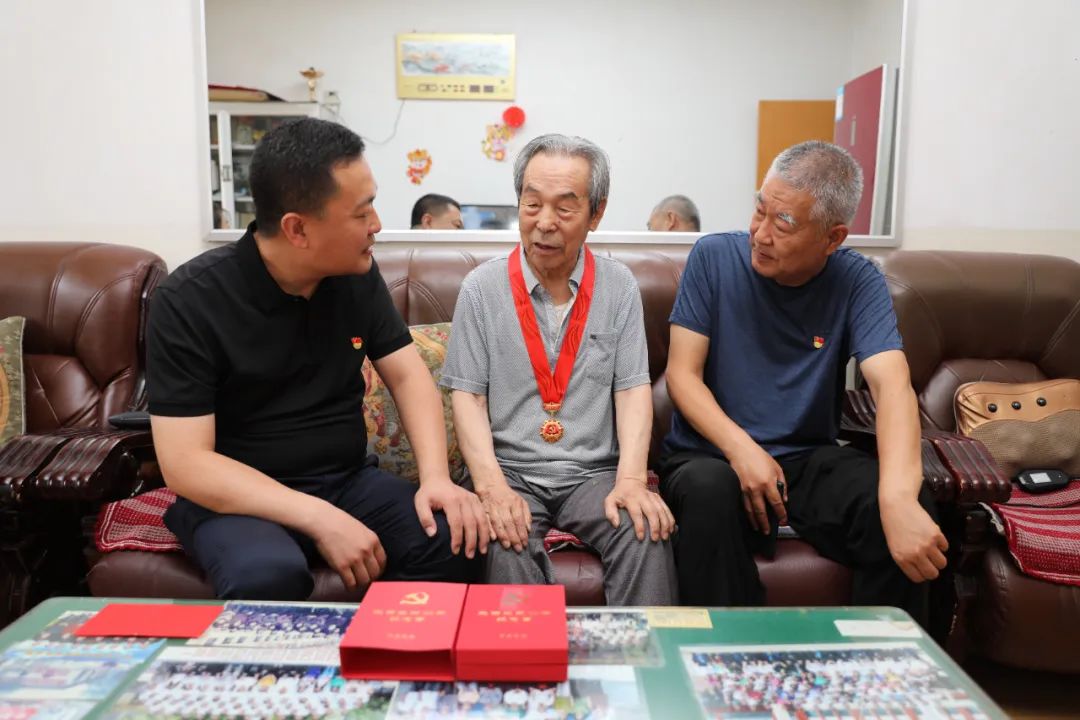 1657672907702078339.jpg 1657672907702078339.jpg