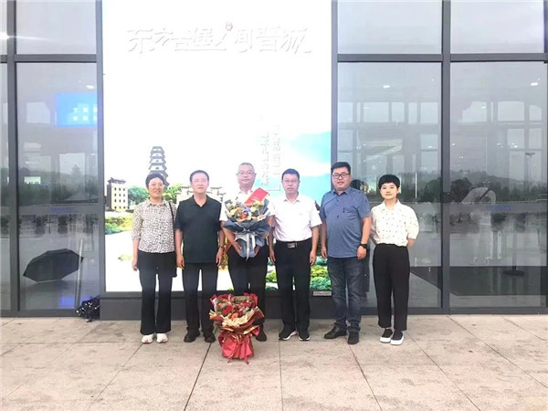 1658389215808070090.jpg 见义勇为2.jpg