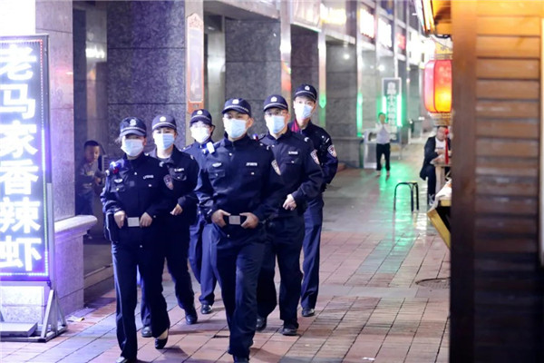 夏夜治安巡查宣防.jpg