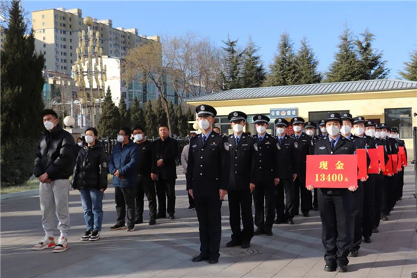 涉案赃物发还仪式26.jpg