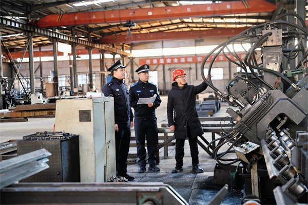 1739933434620063633.jpg 24.jpg