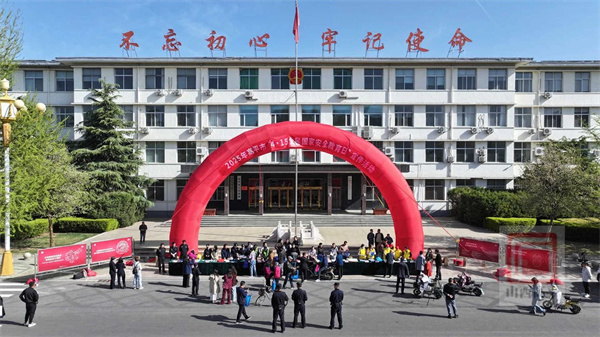 1744963165204032989.jpg 36.jpg