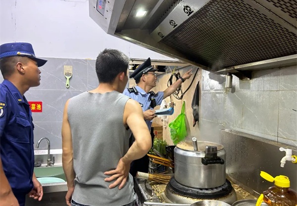 1744967012794066562.jpg 42.jpg