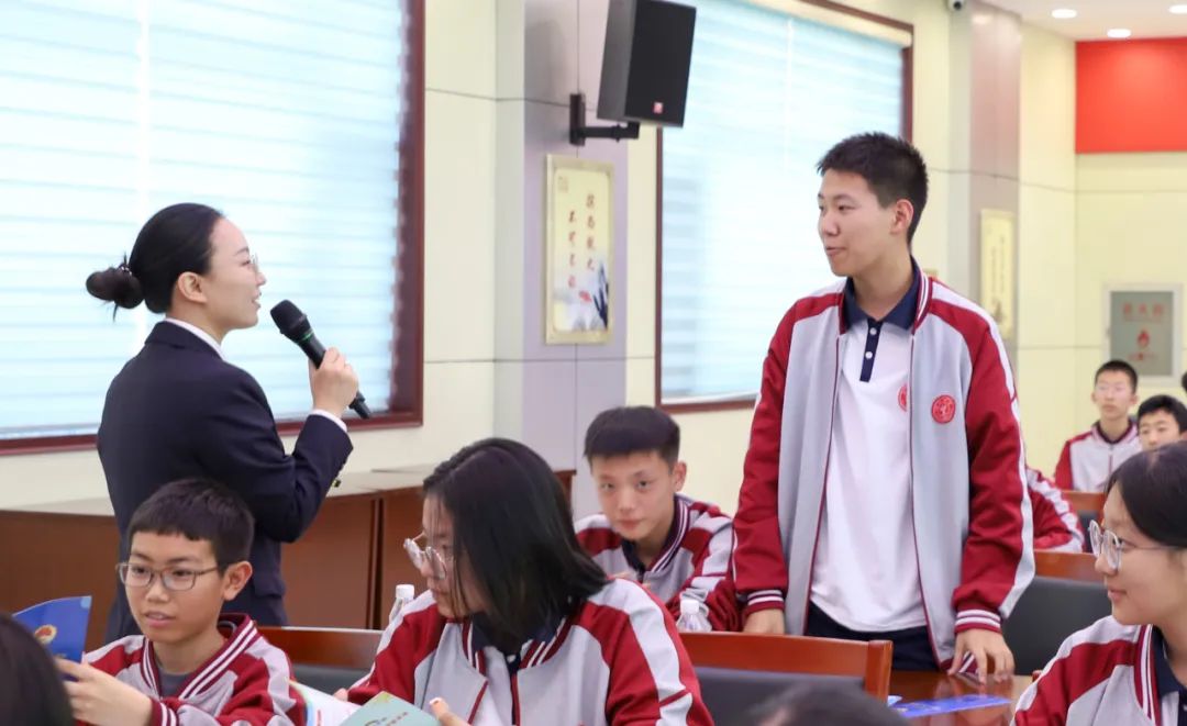 1745915376937073473.jpg 1745915376937073473.jpg