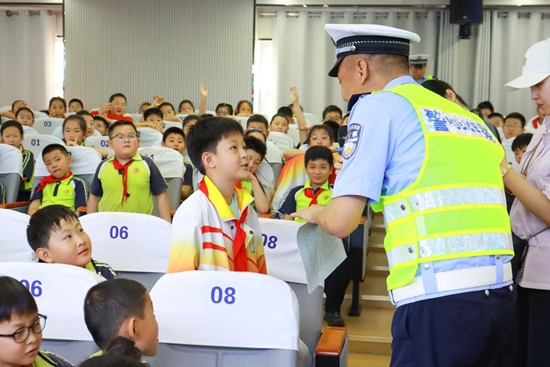 1778758999189000935.jpg 答题集卡!长治170余名小学生趣味学交规4.jpg